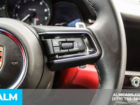 Used 2024 Porsche Macan image 28