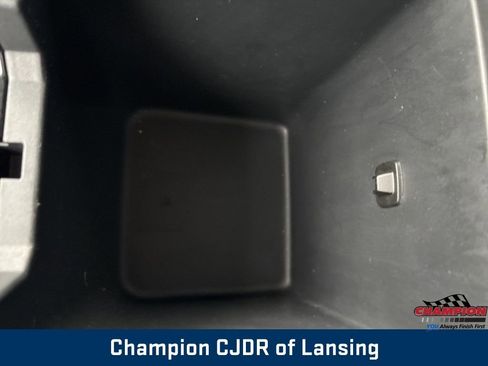 Used 2023 Jeep Grand Cherokee L Laredo image 39