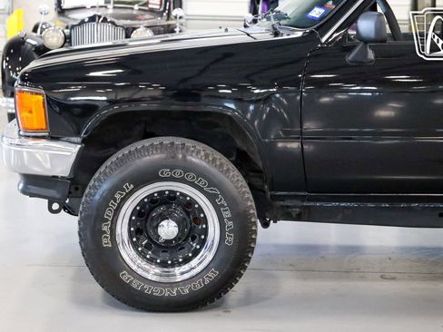 Used 1987 Toyota Pickup 2WD Regular Cab image 13