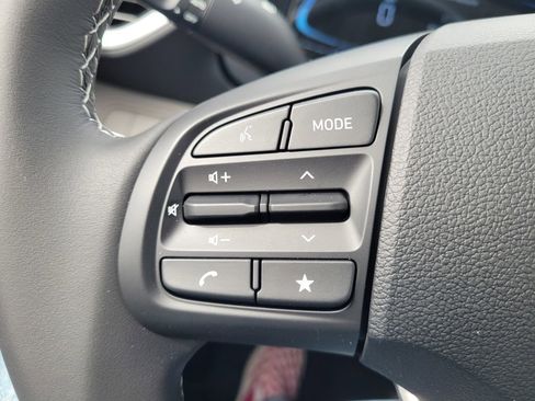 New 2025 Hyundai Venue SEL image 17