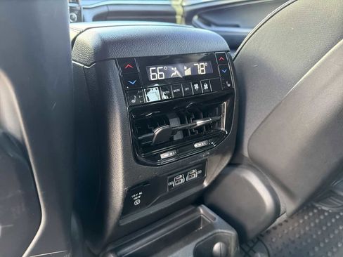 Used 2021 Jeep Grand Cherokee L Overland w/ Luxury Tech Group IV image 23