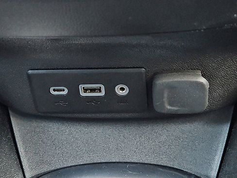 Used 2024 Chevrolet Malibu LT image 25