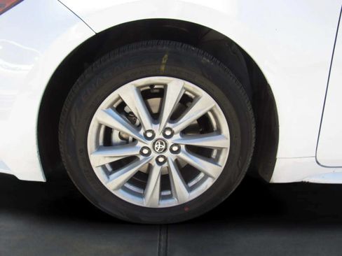 Used 2026 Toyota Corolla LE w/ LE Premium Package FWD image 5