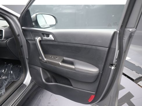 Used 2021 Kia Sportage LX image 22