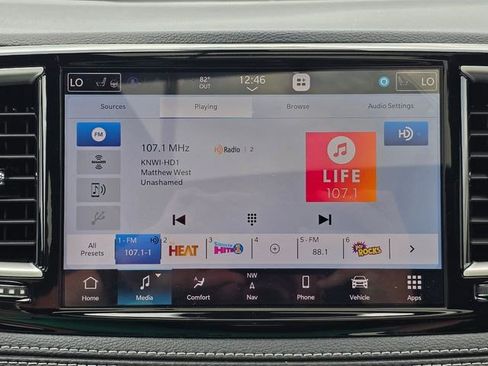 New 2027 Chrysler Pacifica Limited AWD/4WD image 31