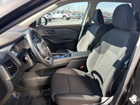 Used 2023 Nissan Rogue S image 14