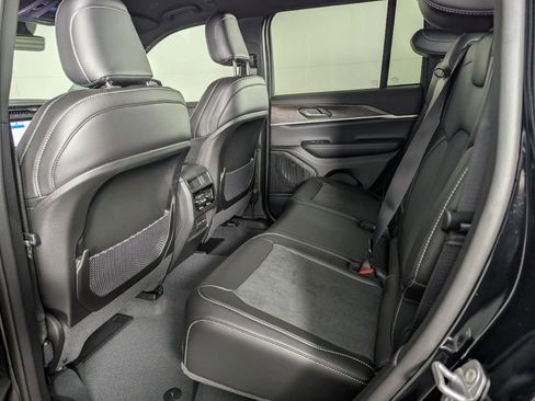 New 2026 Jeep Grand Cherokee Altitude RWD image 20