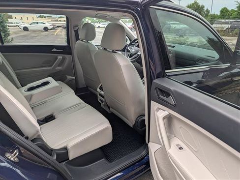 Certified 2023 Volkswagen Tiguan SE w/ Panoramic Sunroof Package FWD image 14