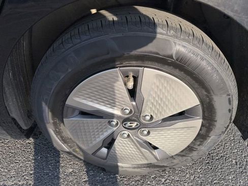 Used 2022 Hyundai Ioniq SE image 27