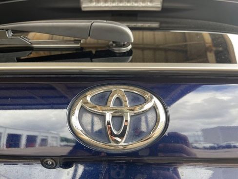 Used 2021 Toyota RAV4 Limited image 7