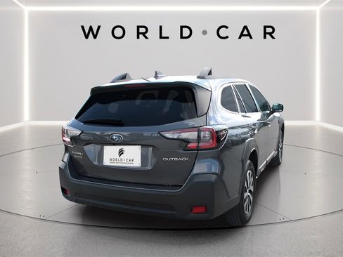 Used 2023 Subaru Outback Premium image 7