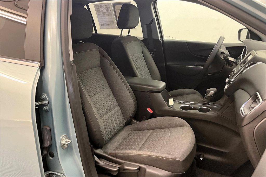 Used 2022 Chevrolet Equinox LT FWD image 6