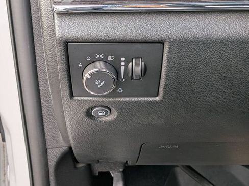 Used 2020 Jeep Grand Cherokee Overland image 16