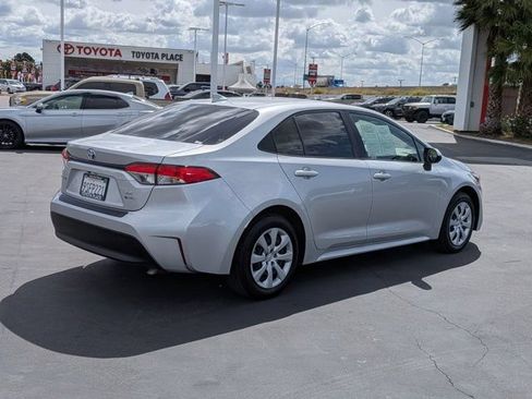 Used 2025 Toyota Corolla LE FWD image 8