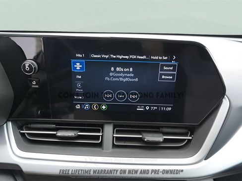 Used 2025 Chevrolet Trax LS w/ LS Convenience Package image 19