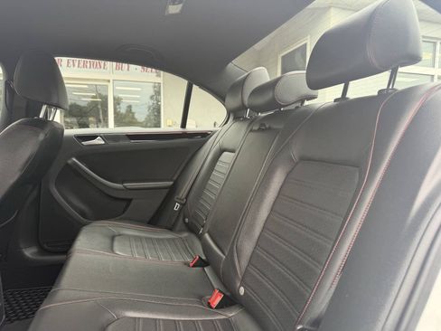 Used 2017 Volkswagen Jetta GLI FWD image 22