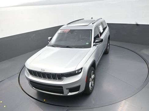 Used 2022 Jeep Grand Cherokee L Limited AWD/4WD image 14