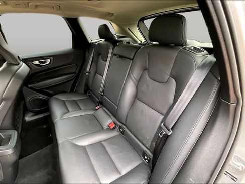Used 2025 Volvo XC60 B5 Plus AWD/4WD image 20