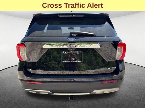 Used 2022 Ford Explorer XLT w/ Equipment Group 202A AWD/4WD image 11