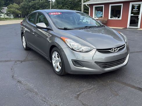 Used 2013 Hyundai Elantra GLS FWD image 2