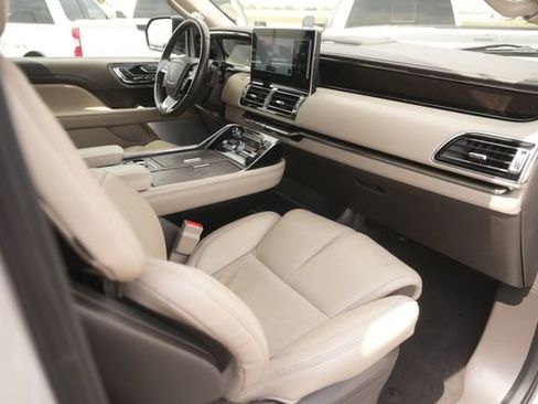 Used 2023 Lincoln Navigator L Reserve AWD/4WD image 19