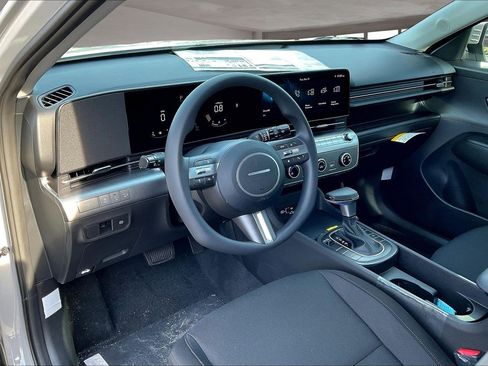 New 2026 Hyundai Kona SE image 7