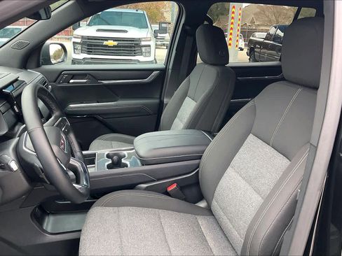 Used 2025 GMC Acadia Elevation image 8