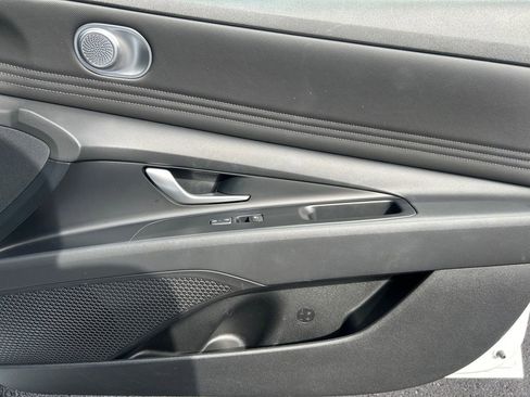 Used 2022 Hyundai Elantra SEL w/ Convenience Package image 25