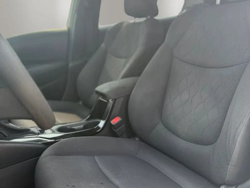 Used 2020 Toyota Corolla LE FWD image 10