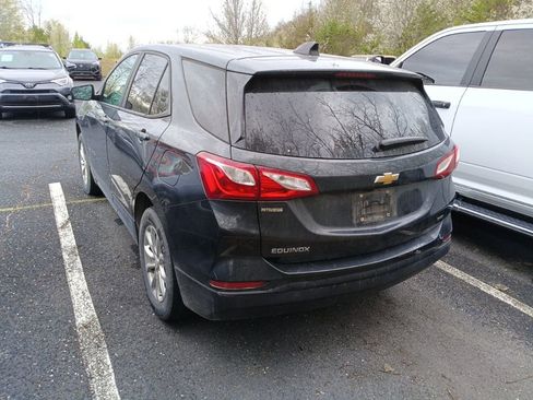 Used 2020 Chevrolet Equinox LS w/ LS Convenience Package image 3
