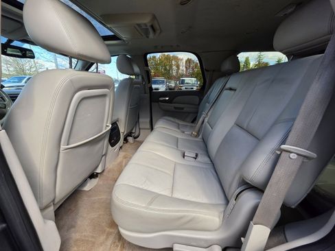 Used 2010 GMC Yukon SLT w/ SLT-2 Equipment Package image 5
