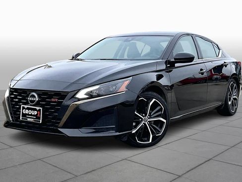 Used 2024 Nissan Altima 2.5 SR image 1