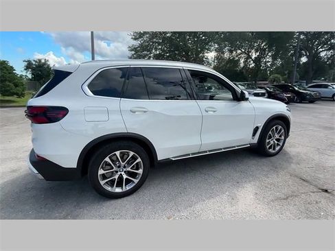 Used 2025 BMW X5 xDrive50e image 26