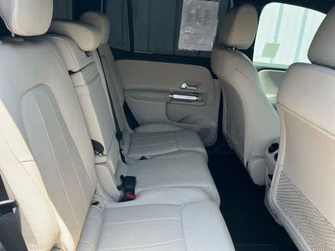 Used 2022 Mercedes-Benz GLB 250 w/ Premium Package Lite image 23