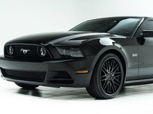 Used 2013 Ford Mustang GT RWD image 10
