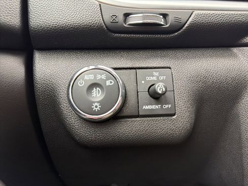 Used 2015 Chevrolet Traverse LT image 29