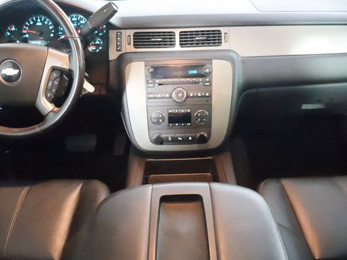 Used 2009 Chevrolet Avalanche LT w/ Luxury Package AWD/4WD image 29