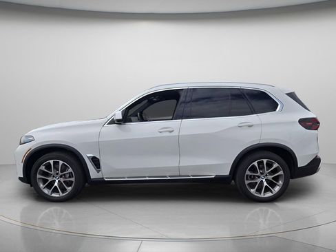 Used 2026 BMW X5 xDrive40i w/ Climate Comfort Package AWD/4WD image 3