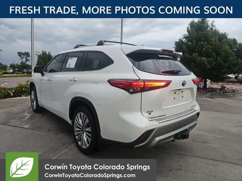 Used 2023 Toyota Highlander Platinum AWD/4WD image 6