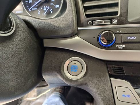 Used 2017 Hyundai Elantra Value Edition image 24