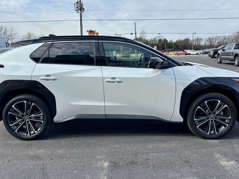 Used 2023 Toyota bZ4X AWD image 5