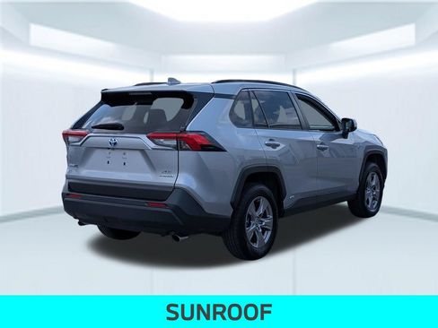 Used 2024 Toyota RAV4 XLE AWD/4WD image 6