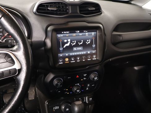 Used 2023 Jeep Renegade Latitude w/ Sun/Sound Group AWD/4WD image 5