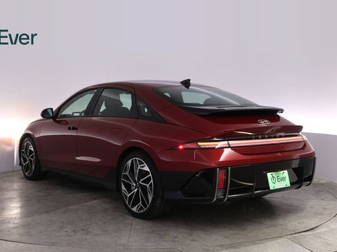 Used 2024 Hyundai Ioniq 6 Limited RWD image 17