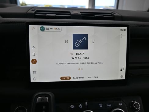 Used 2023 Land Rover Defender 90 X image 25