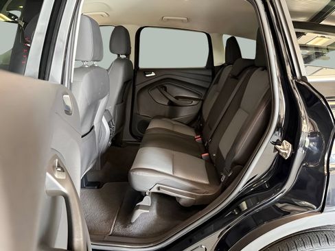 Used 2017 Ford Escape SE FWD image 10