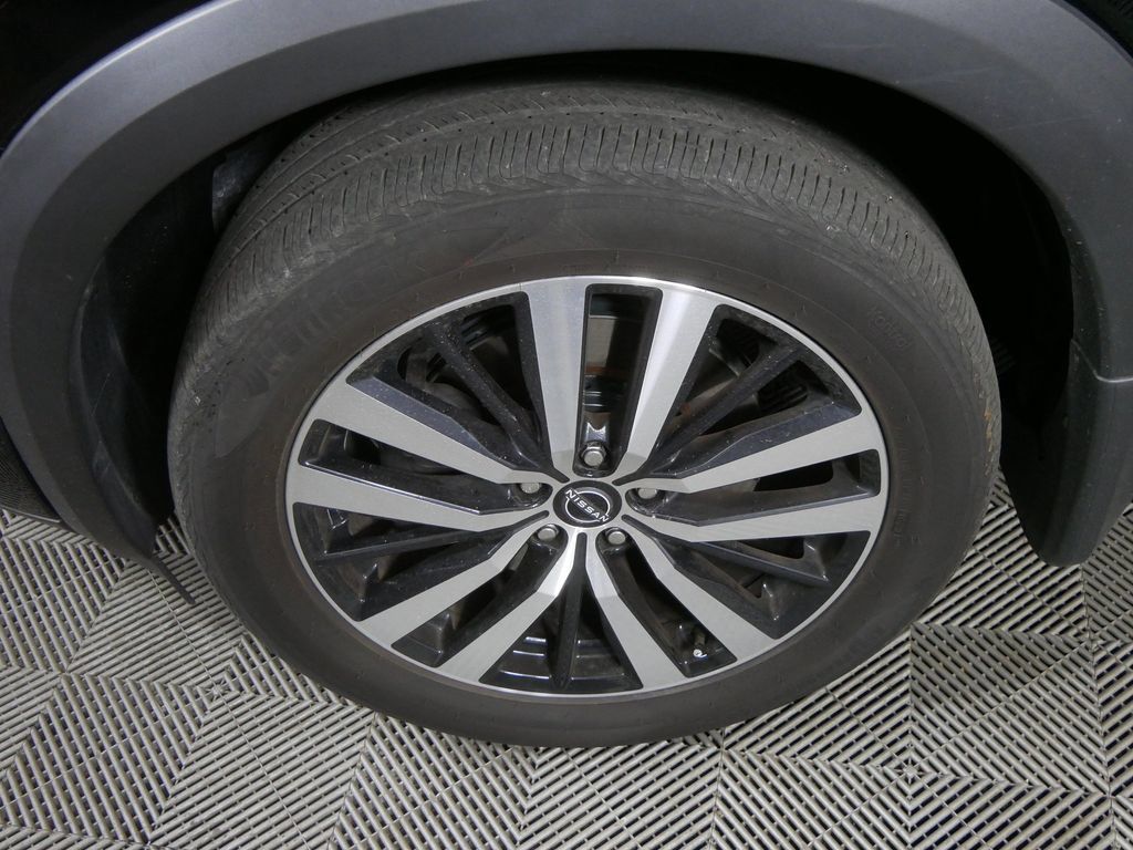 Used 2023 Nissan Pathfinder Platinum AWD/4WD image 9