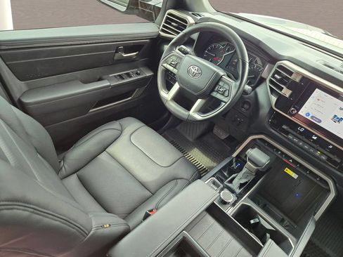 Used 2026 Toyota Tundra SR5 w/ SR5 Convenience Package AWD/4WD image 17