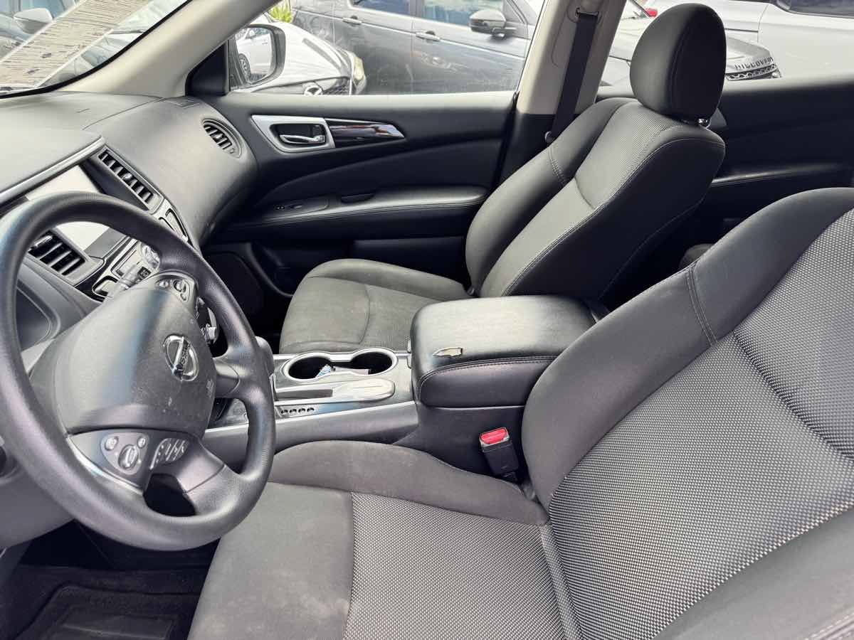 Used 2020 Nissan Pathfinder S FWD image 39