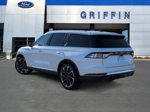 New 2026 Lincoln Aviator Reserve w/ Luxury Package image 9